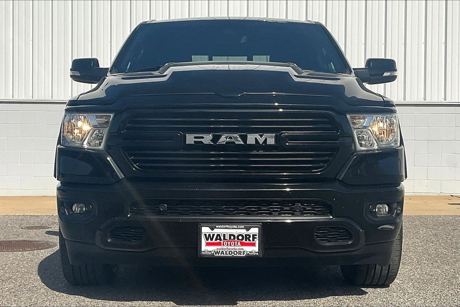 Used 2022 RAM 1500 Laramie AWD/4WD image 3
