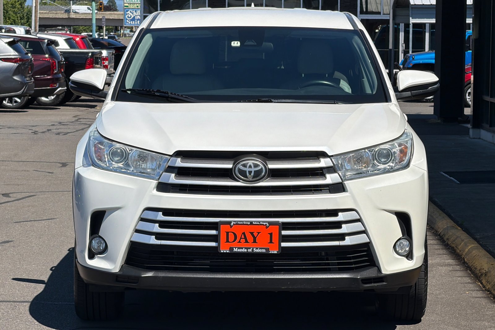 Used 2019 Toyota Highlander Plus AWD/4WD image 10