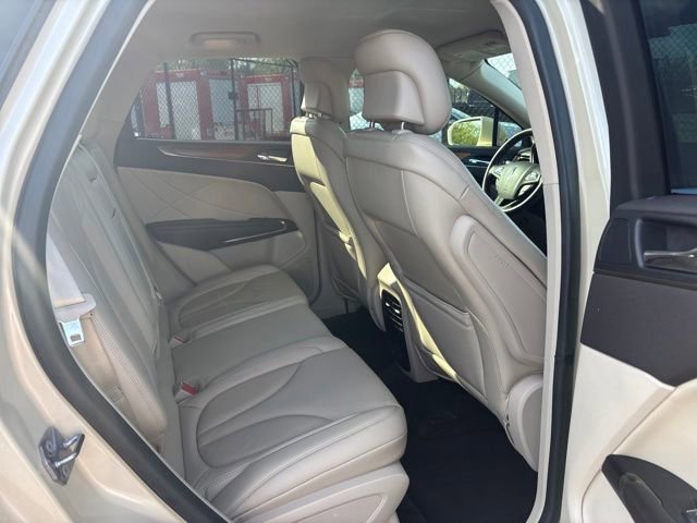 Used 2018 Lincoln MKC Select w/ Select Plus Package FWD image 11