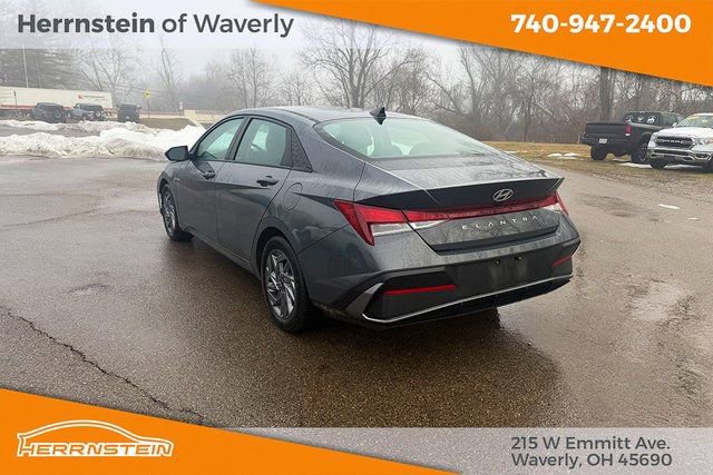 Used 2024 Hyundai Elantra SEL image 5