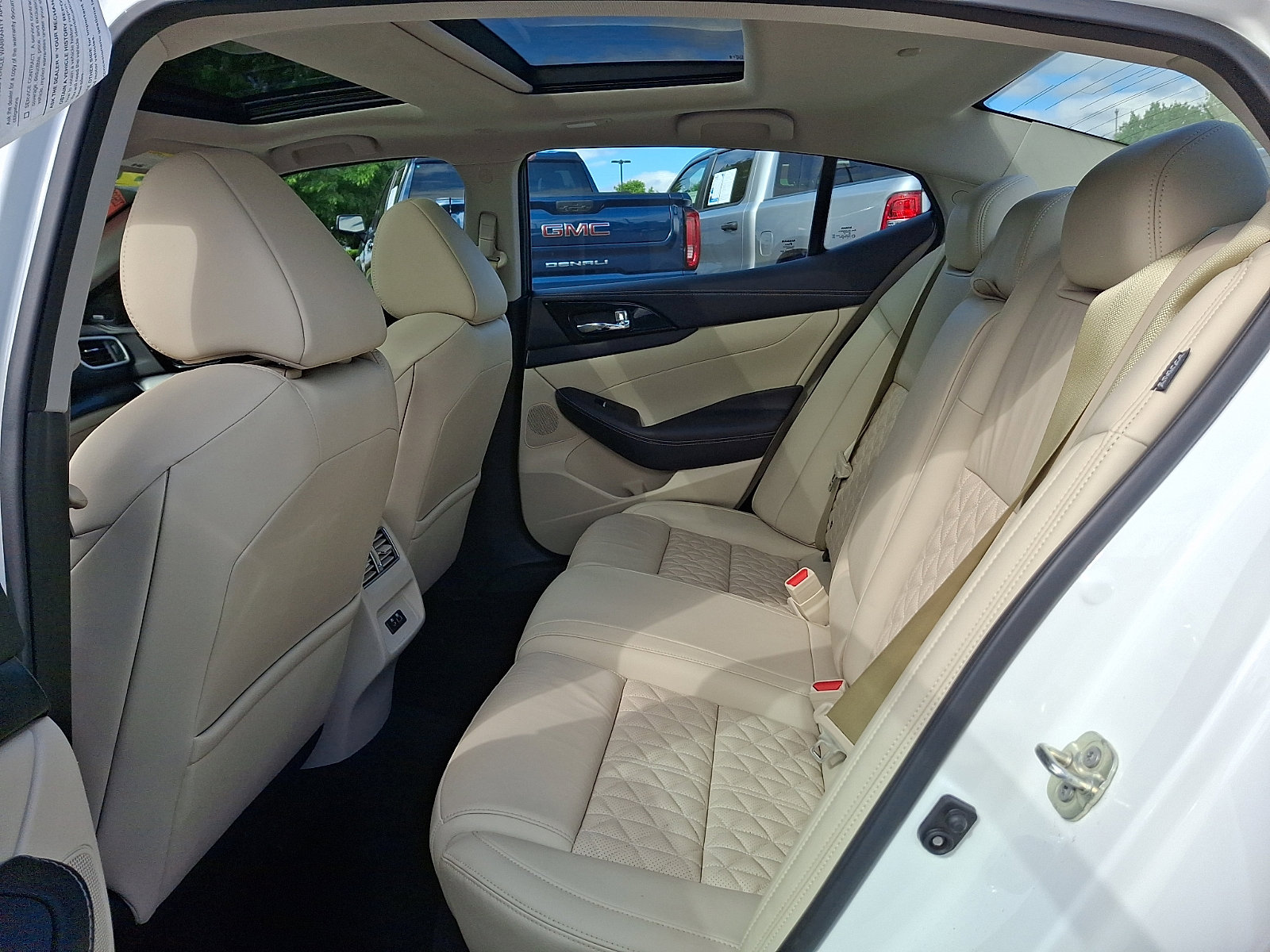 Used 2021 Nissan Maxima Platinum w/ Sport Mat Group FWD image 10