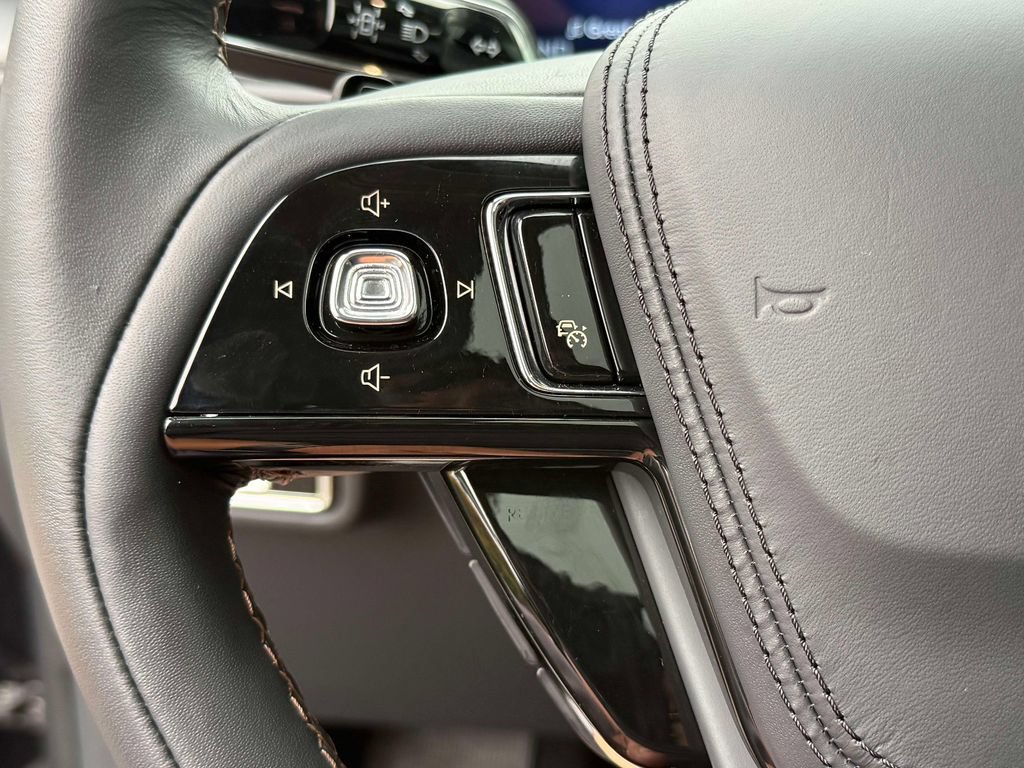 Used 2025 Lincoln Aviator Reserve w/ Luxury Package AWD/4WD image 34