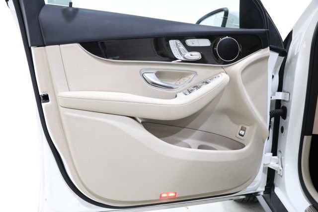 Used 2020 Mercedes-Benz GLC 300 4MATIC image 16