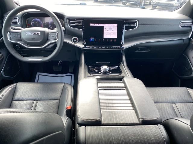 Used 2024 Jeep Wagoneer Series II image 6