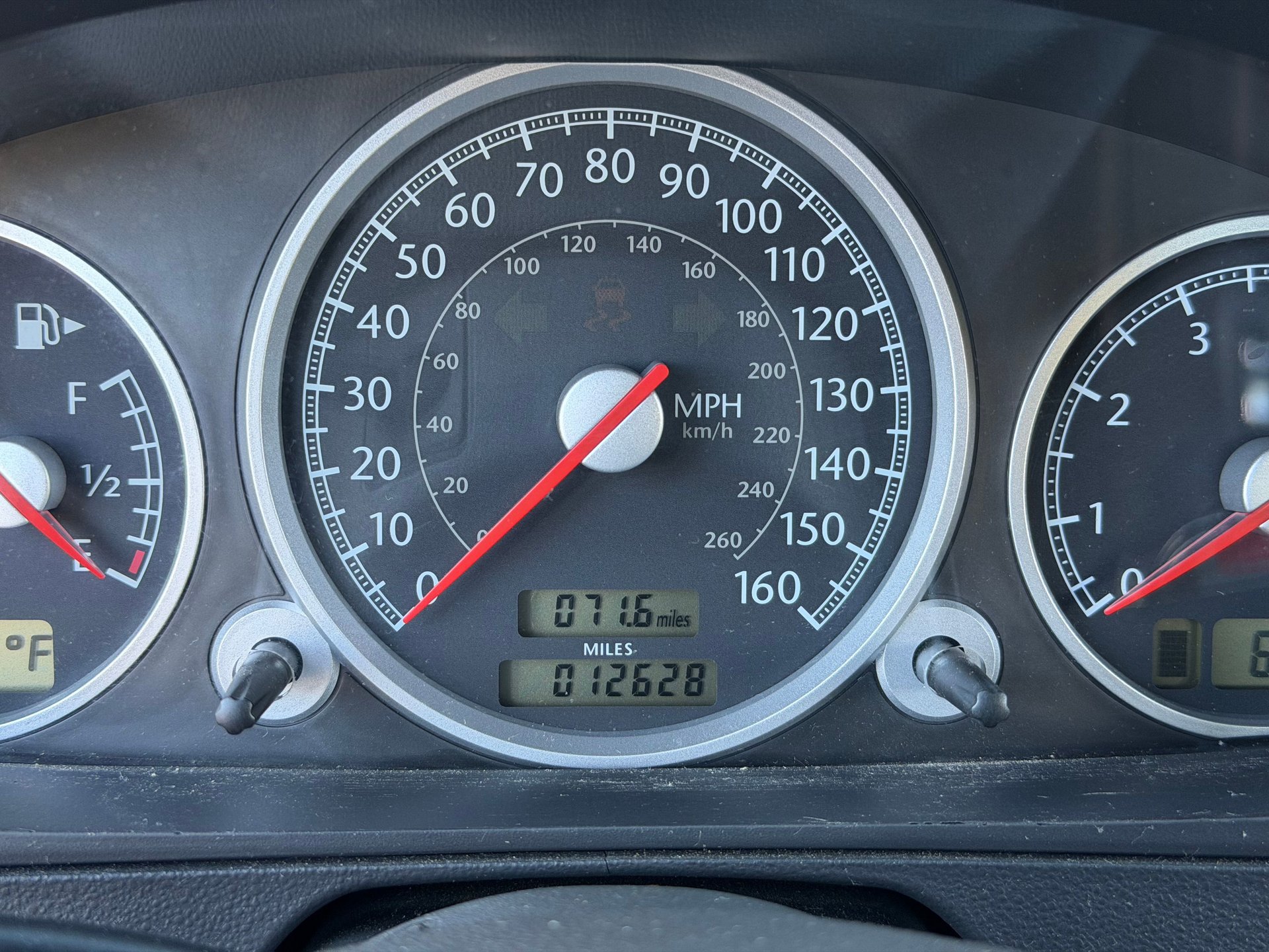 Used 2005 Chrysler Crossfire Limited RWD image 36