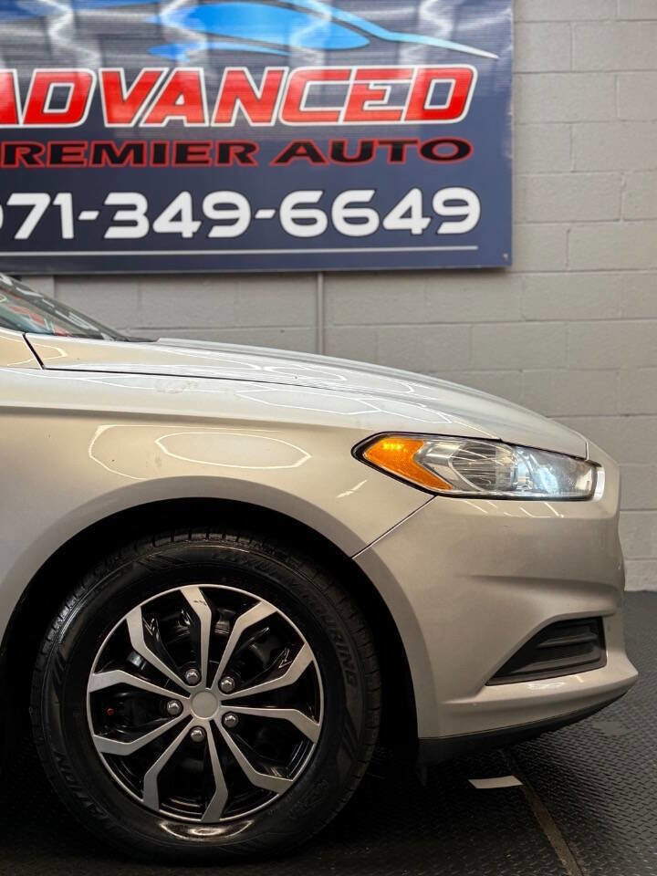 Used 2013 Ford Fusion S FWD image 9