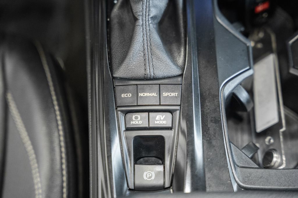 Used 2025 Toyota Camry SE FWD image 24