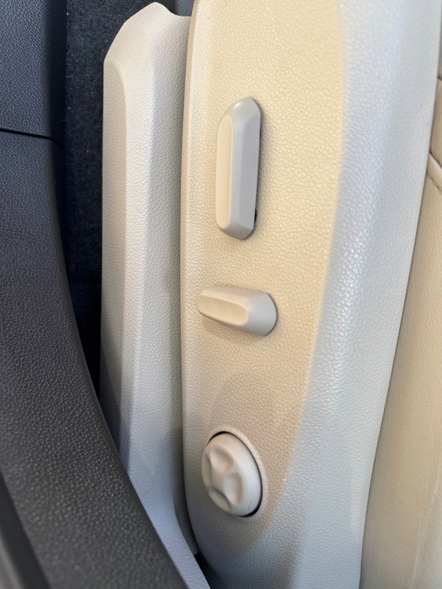 Used 2020 Buick Envision Essence image 24