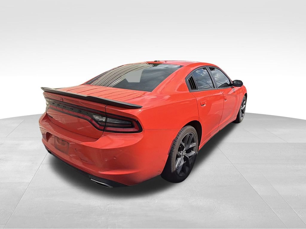 Used 2020 Dodge Charger SXT w/ Blacktop Package RWD image 3