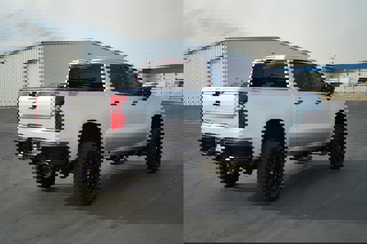 Used 2021 Chevrolet Silverado 1500 LT Trail Boss w/ Convenience Package II image 12