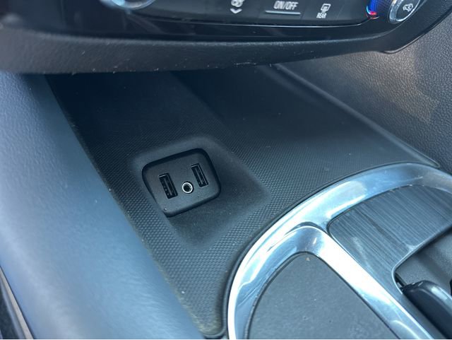 Used 2019 Buick Enclave Essence image 29