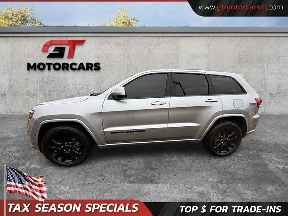 Used 2018 Jeep Grand Cherokee Altitude RWD image 2