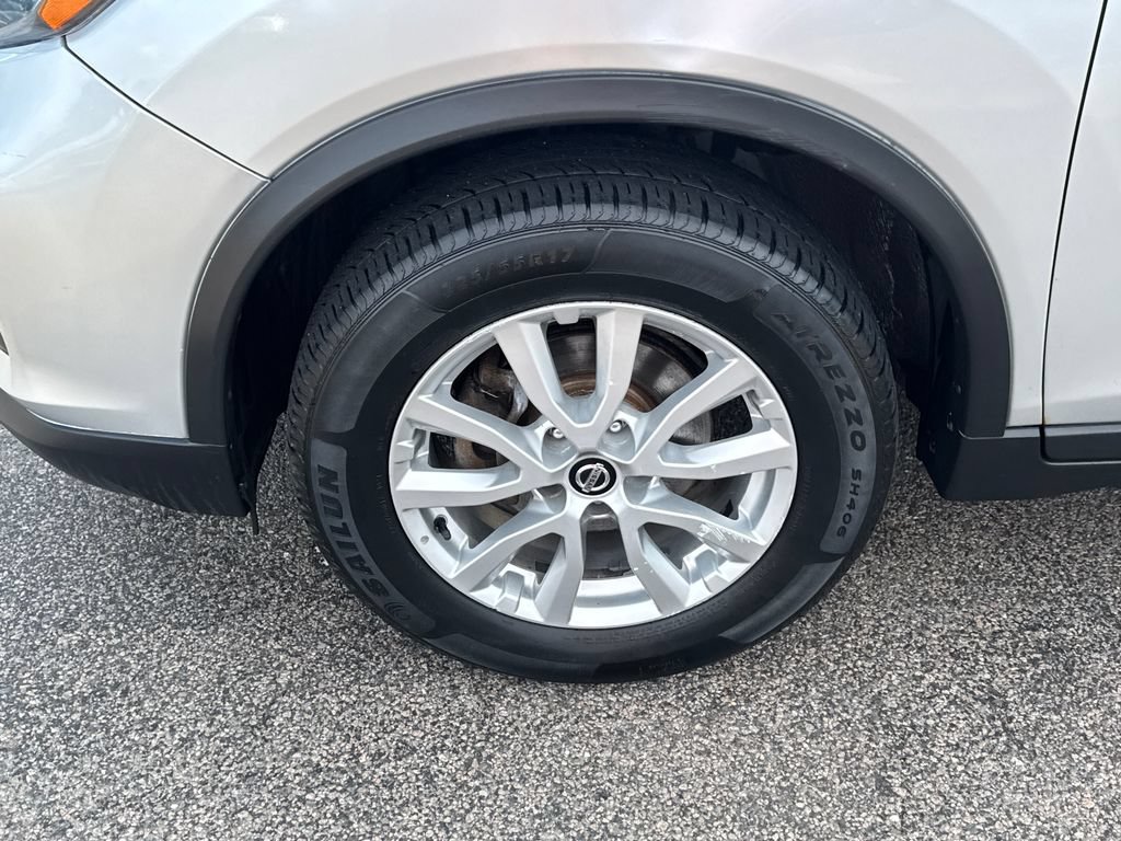 Used 2018 Nissan Rogue SV AWD/4WD image 39