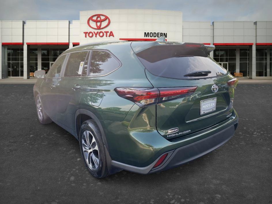 Certified 2025 Toyota Highlander XLE AWD/4WD image 7