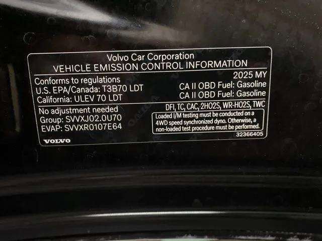 Used 2025 Volvo XC40 B5 Core image 30