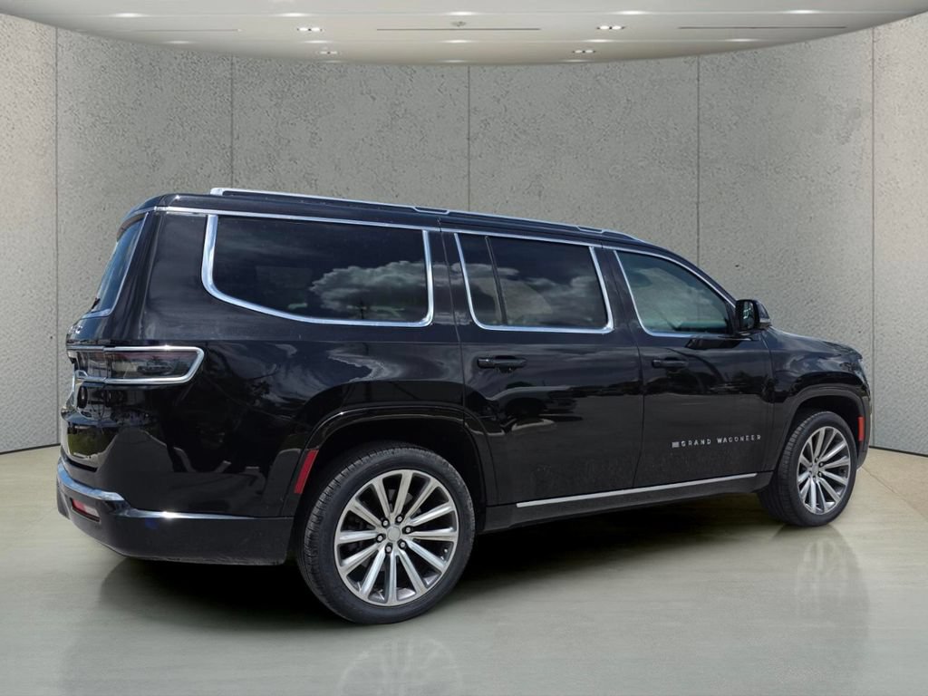 Used 2022 Jeep Grand Wagoneer Series II AWD/4WD image 3