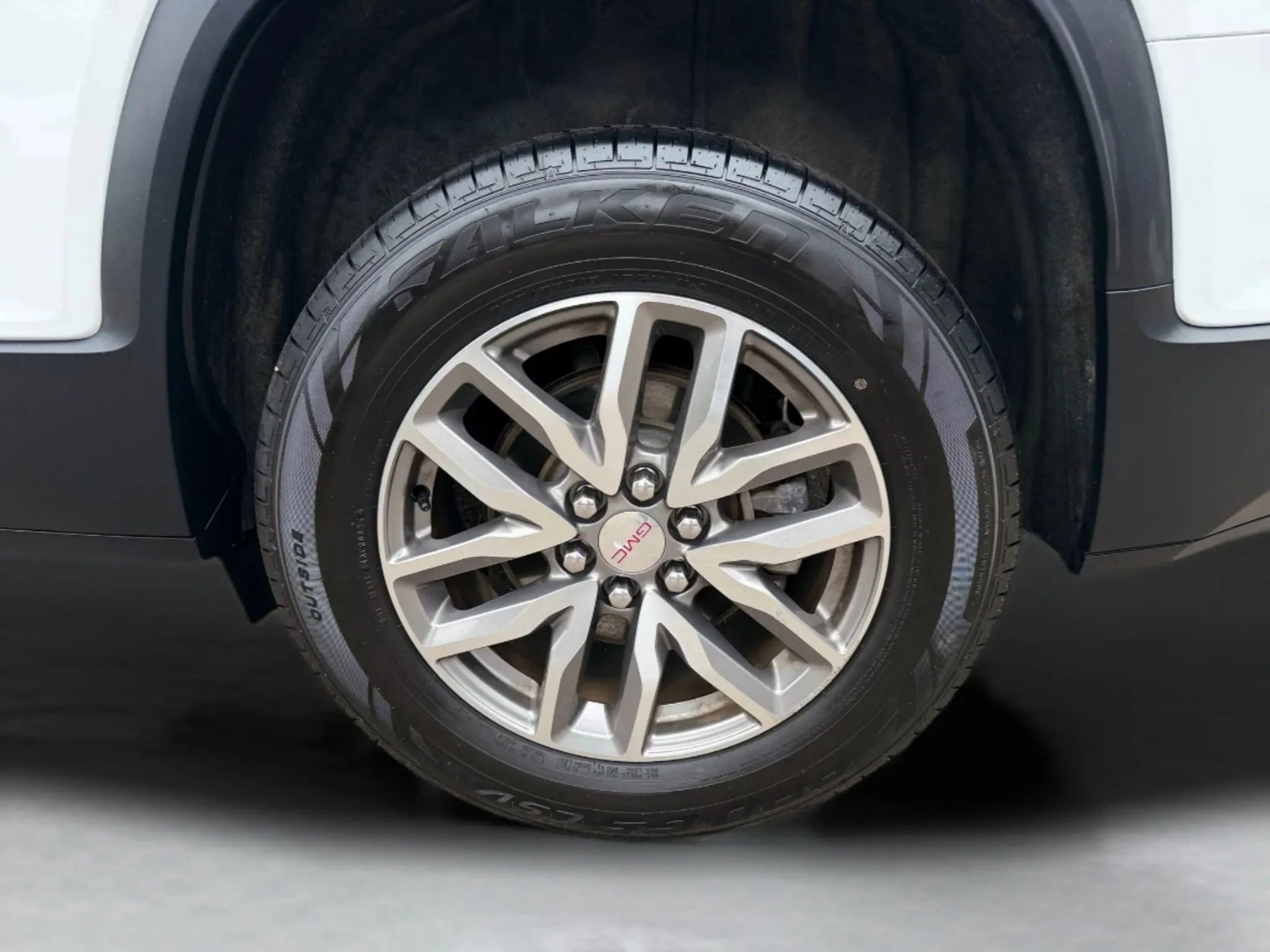 Used 2019 GMC Acadia SLE image 41