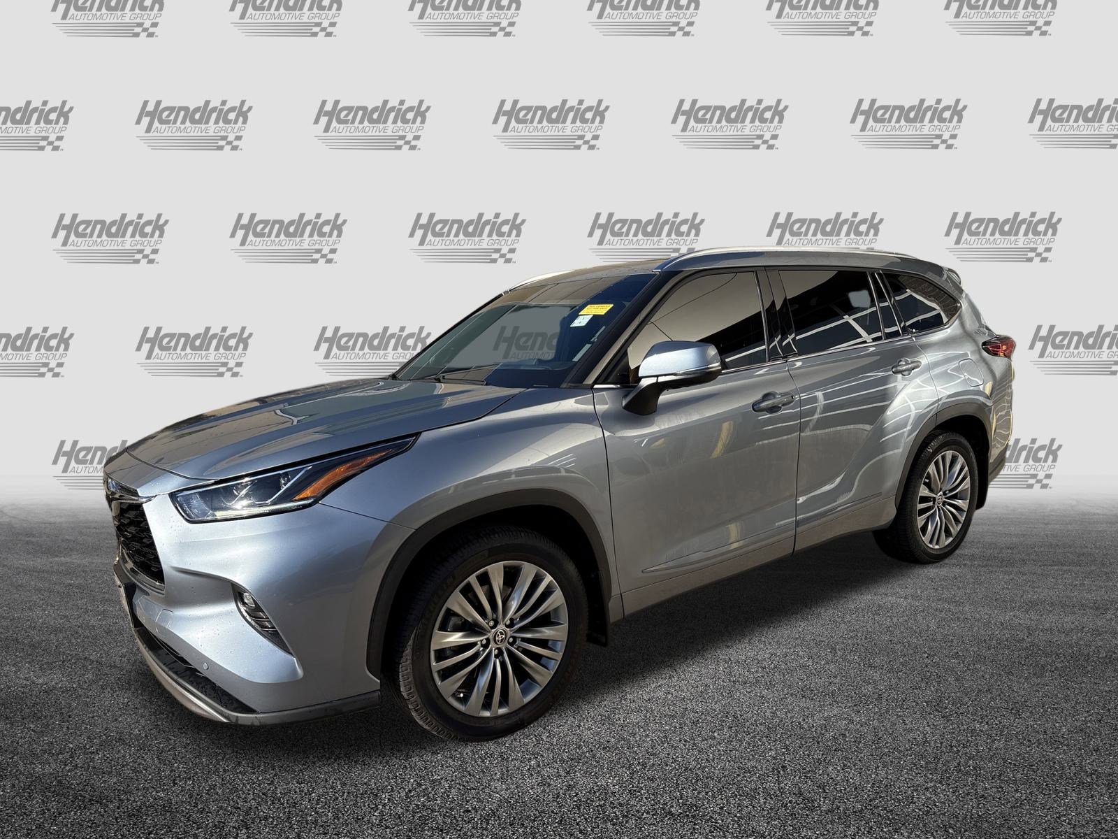 Used 2022 Toyota Highlander Platinum image 3