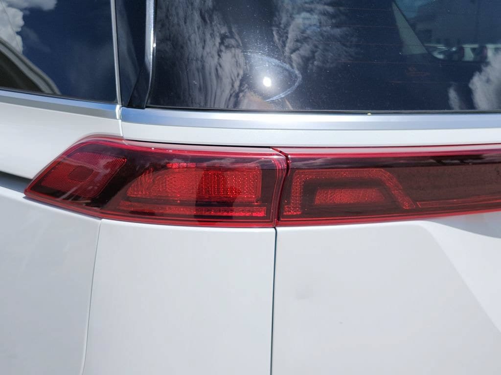 Used 2022 Kia Carnival SX FWD image 9