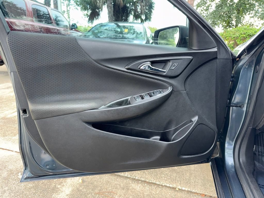 Used 2019 Chevrolet Malibu LS FWD image 17