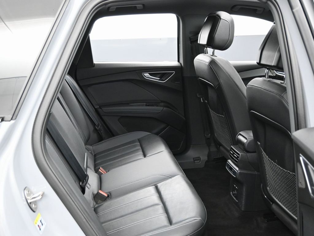 Used 2024 Audi Q4 e-tron Premium Plus w/ Premium Plus image 33