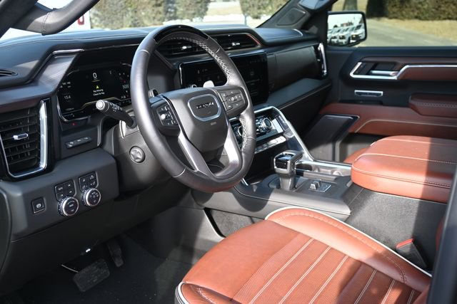 Used 2025 GMC Sierra 1500 Denali Ultimate image 9