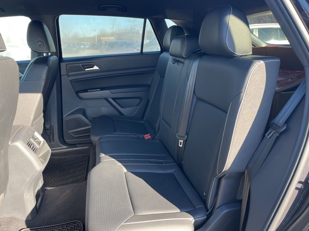 Used 2020 Volkswagen Atlas Cross Sport SE w/ Towing Package image 24