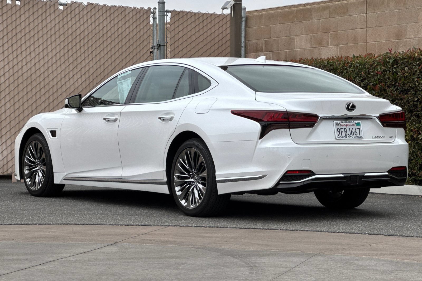 Certified 2023 Lexus LS 500h AWD w/ Luxury Package image 6