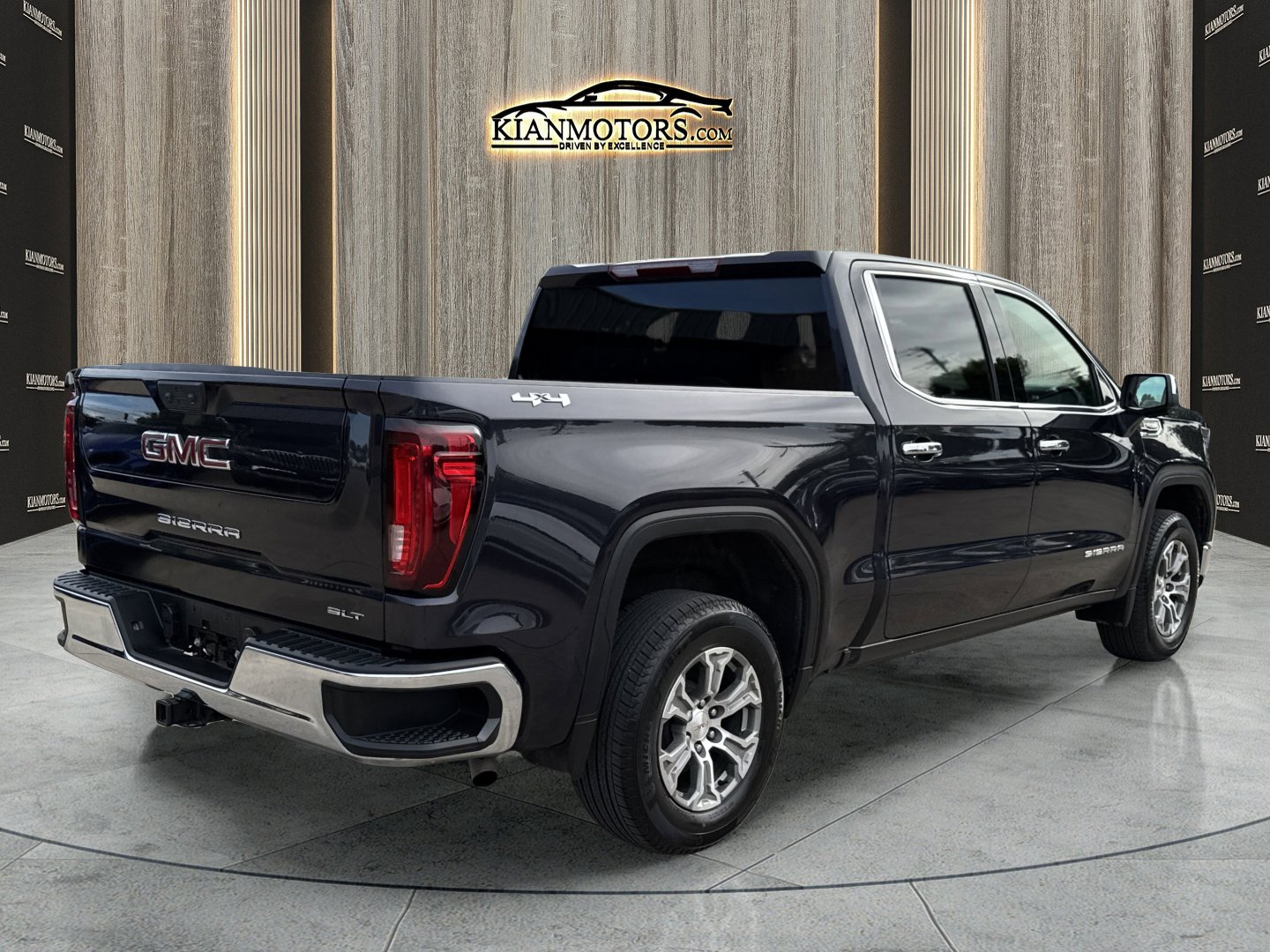 Used 2025 GMC Sierra 1500 SLT image 10