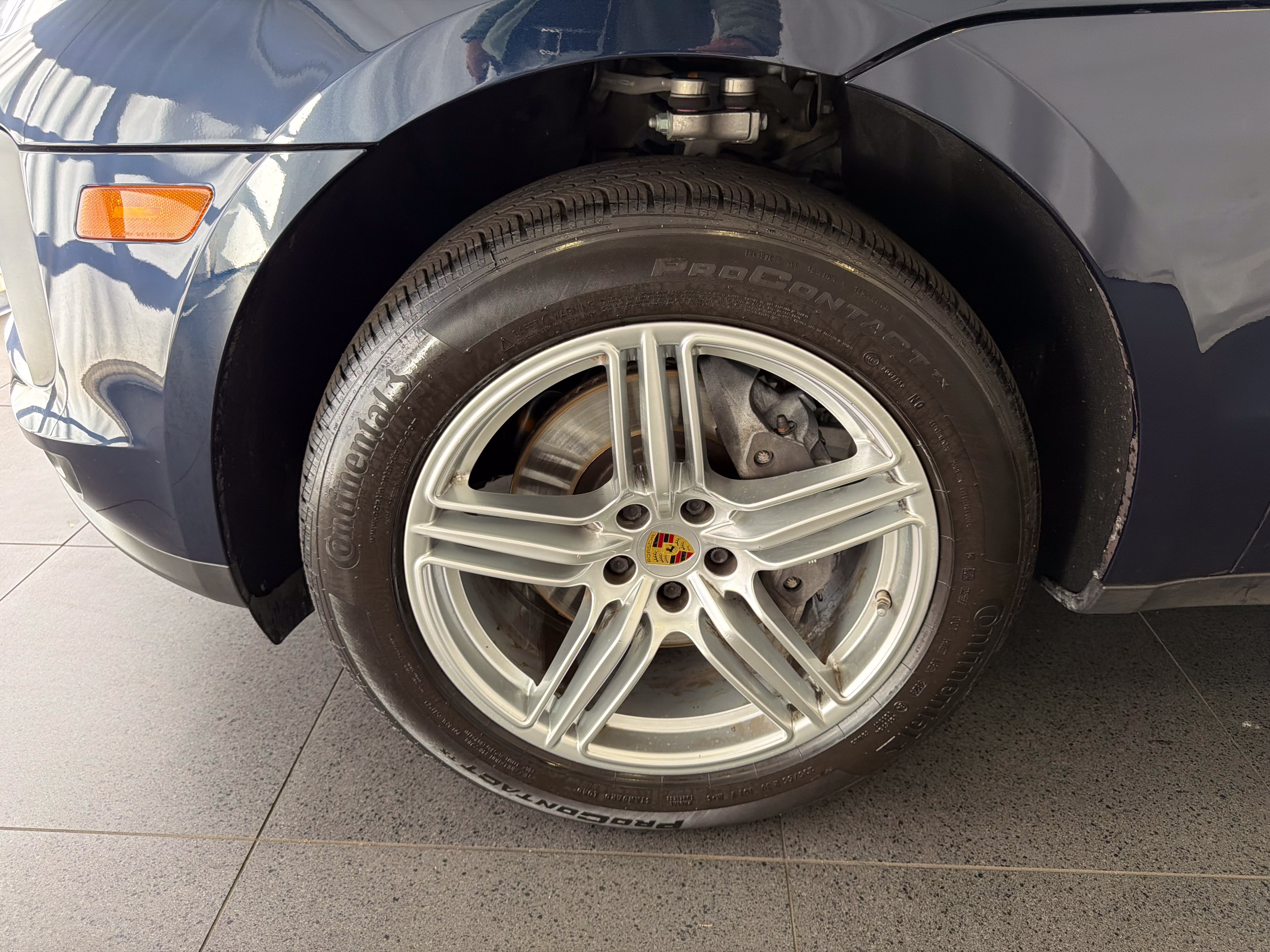 Certified 2021 Porsche Macan AWD/4WD image 10