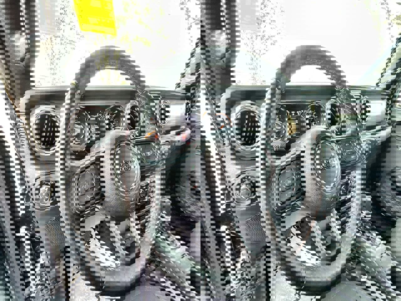 Used 2023 Jeep Gladiator Sport image 10