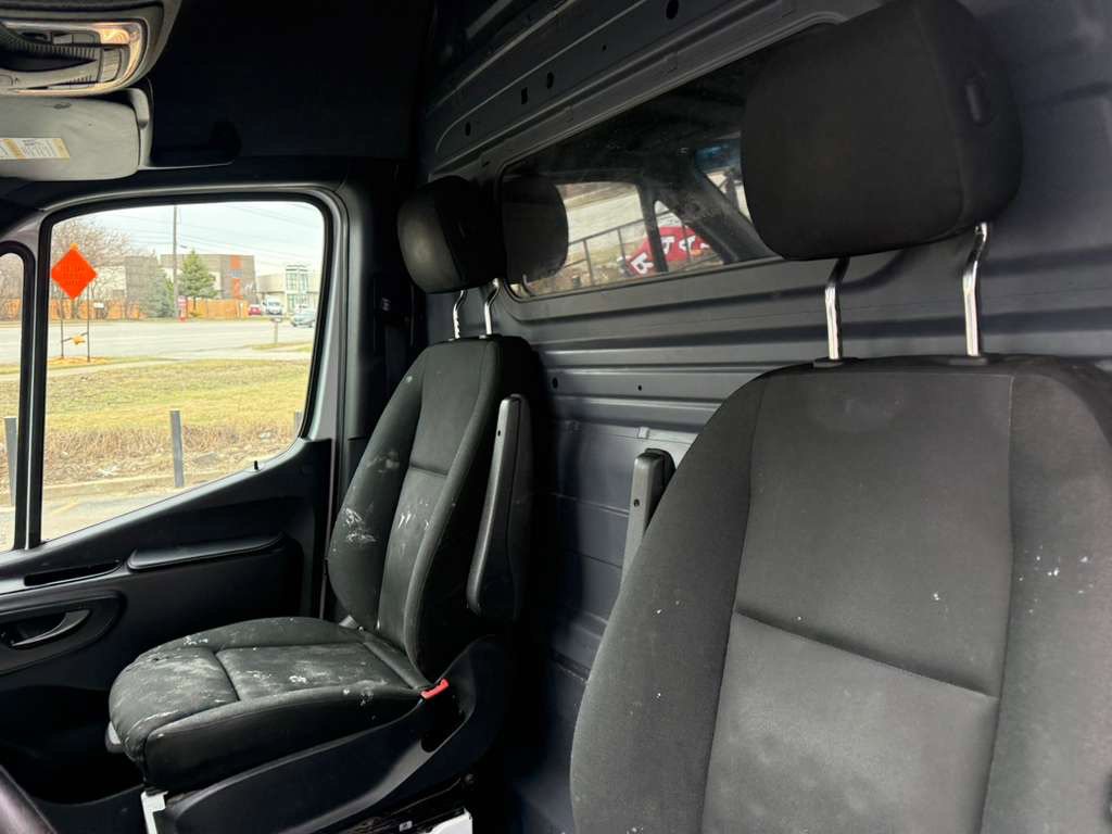 Used 2021 Mercedes-Benz Sprinter 2500 image 17