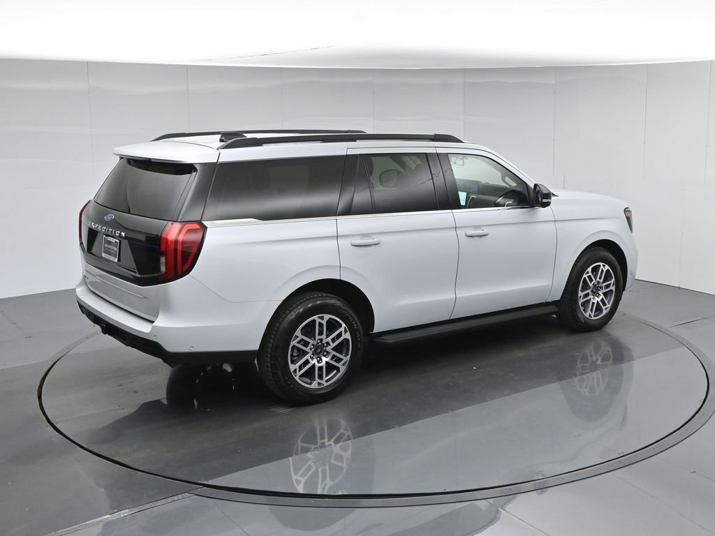 Used 2025 Ford Expedition Active AWD/4WD image 47