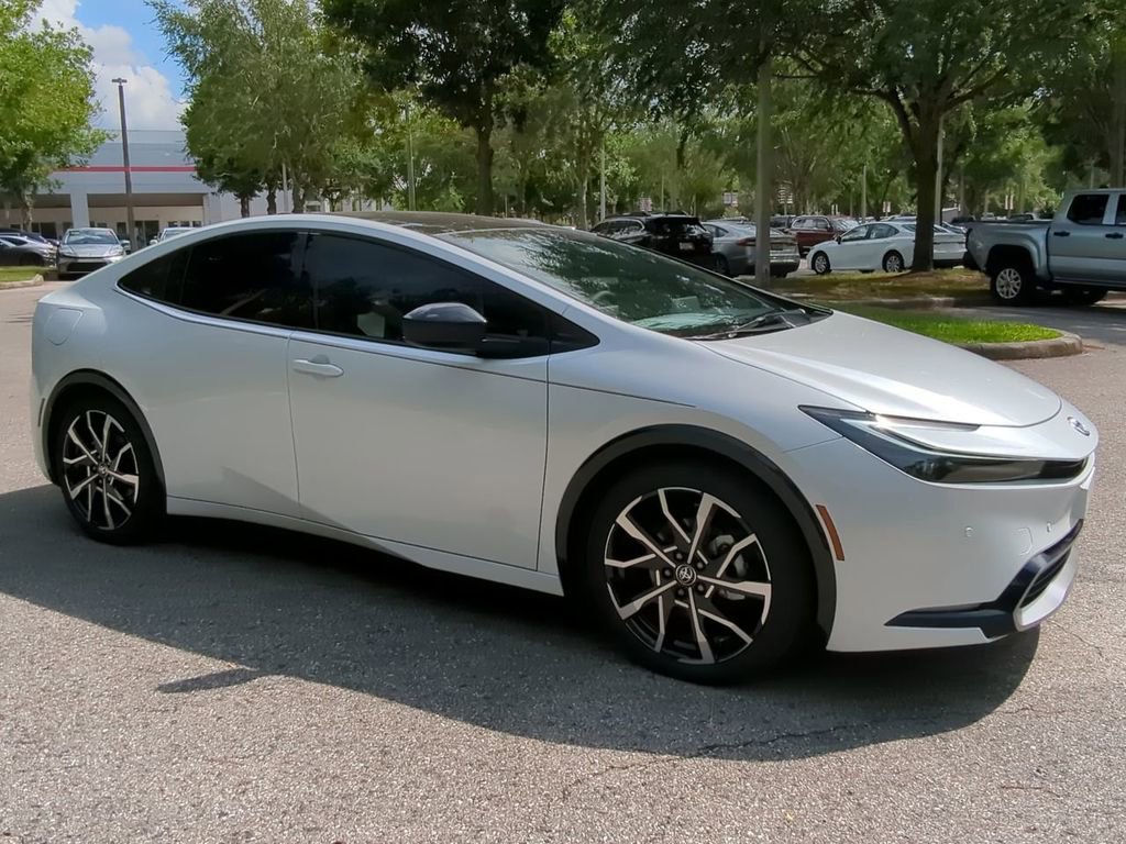 New 2025 Toyota Prius XSE image 3