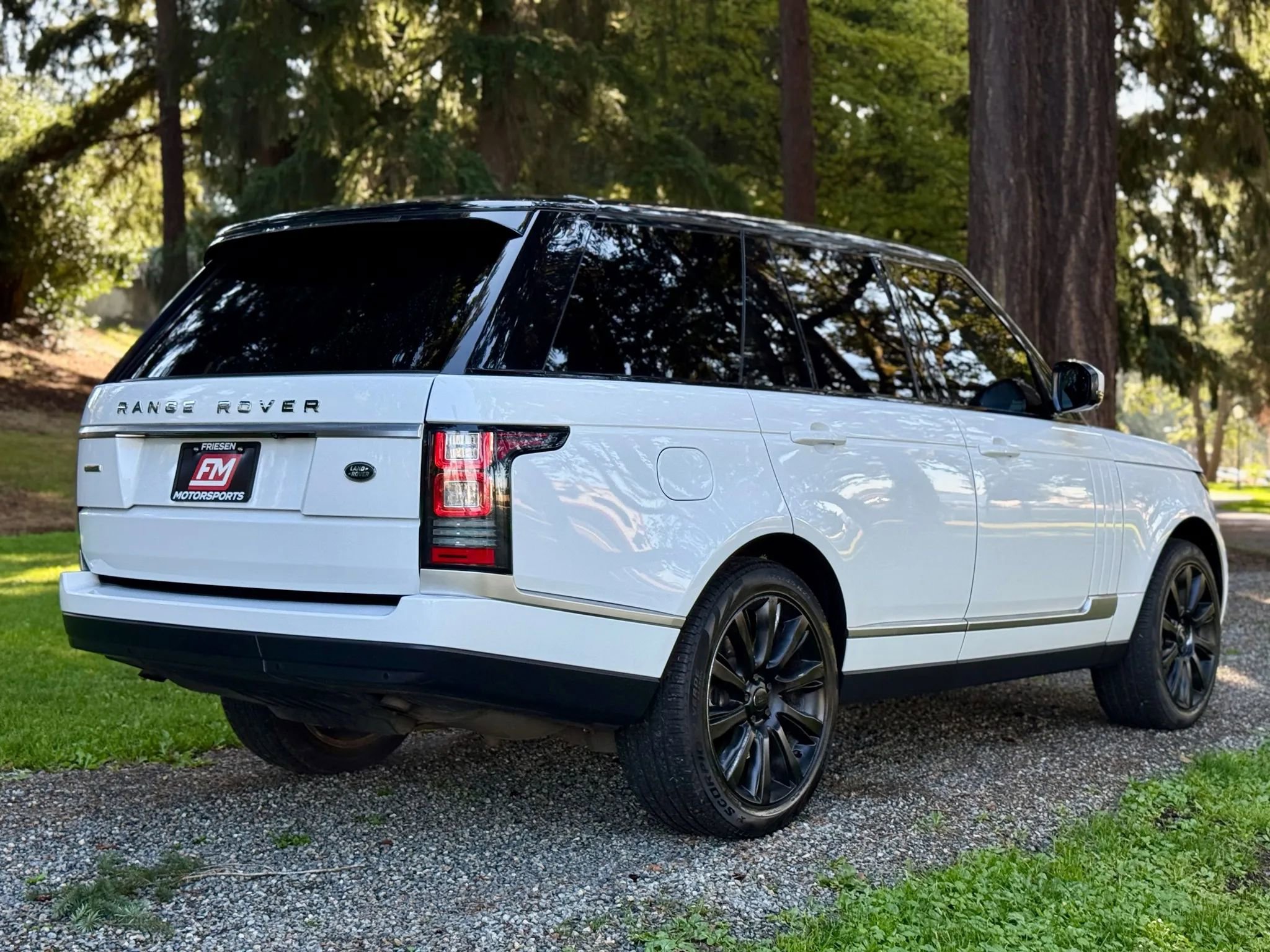 Used 2014 Land Rover Range Rover Supercharged image 7