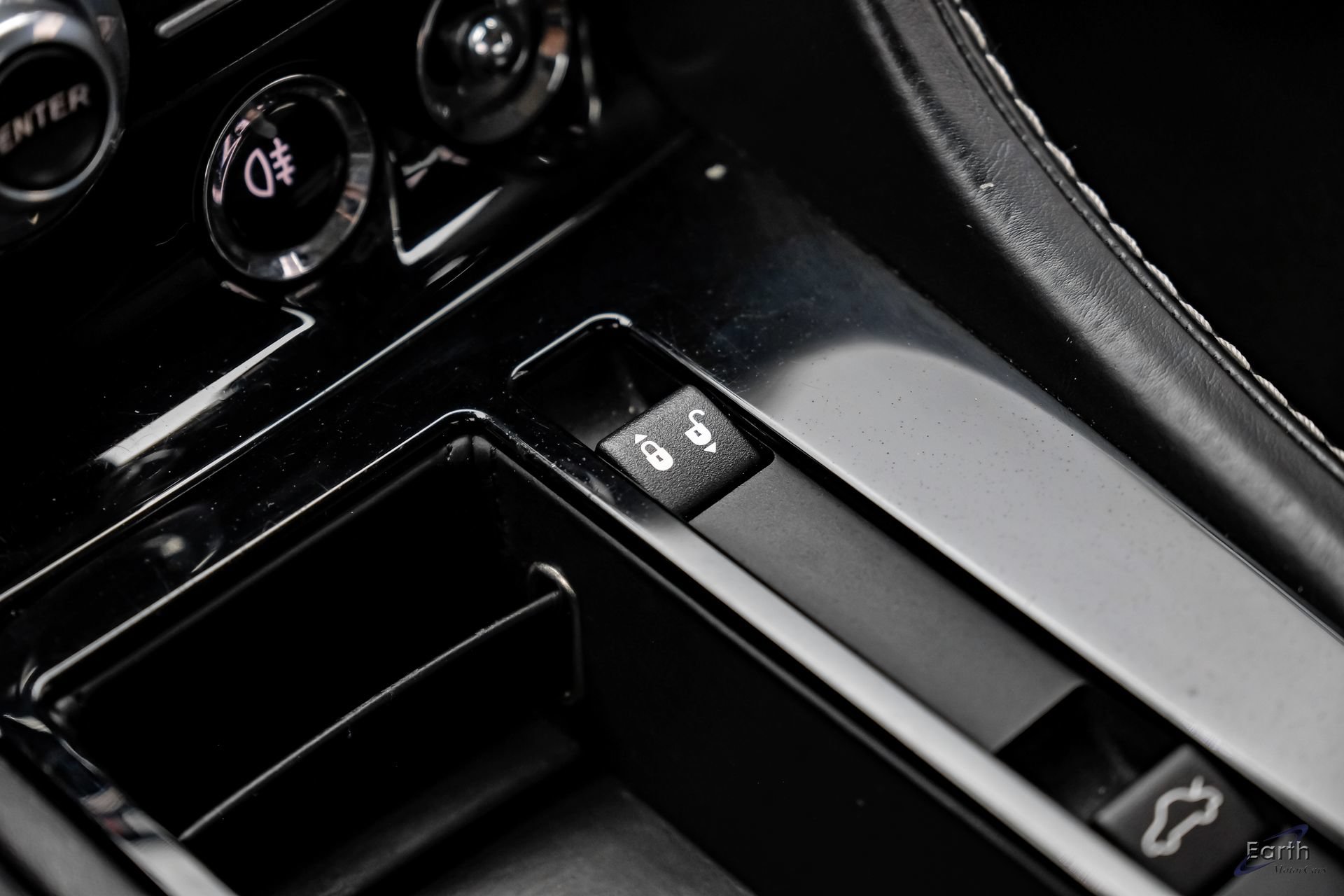 Used 2014 Aston Martin V8 Vantage S RWD image 54