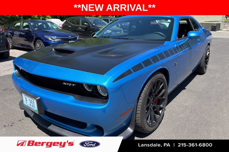 Used 2016 Dodge Challenger SRT Hellcat RWD image 1