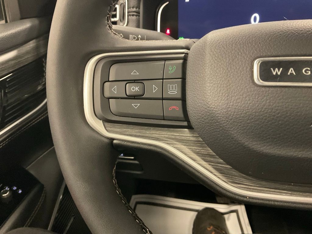 Used 2023 Jeep Wagoneer L Series III w/ Premium Group I image 20