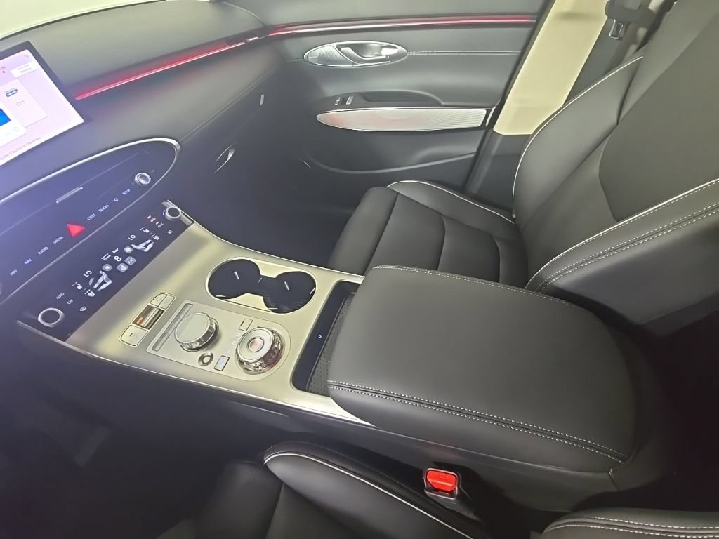 New 2027 Genesis GV70 2.5T Advanced AWD/4WD image 24