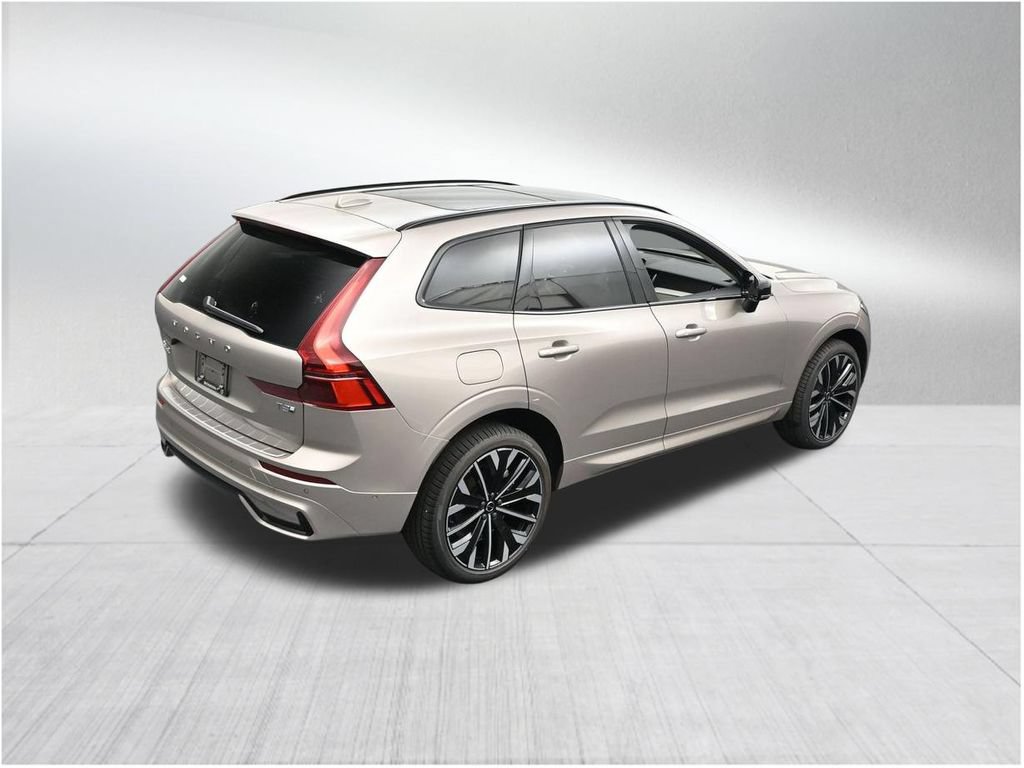 New 2026 Volvo XC60 T8 Ultra w/ Protection Package Premier AWD/4WD image 17