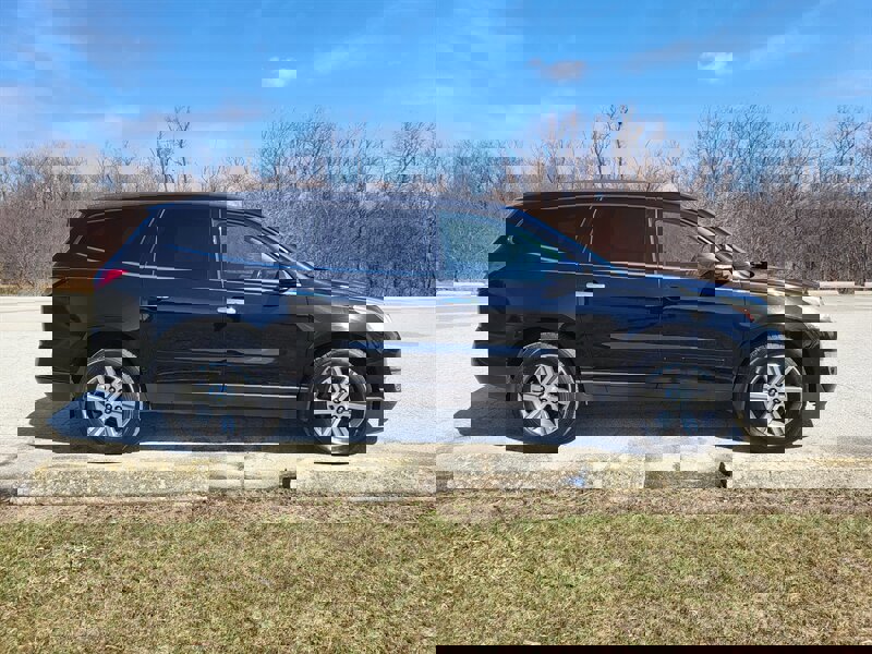 Used 2016 Chevrolet Traverse LT image 6