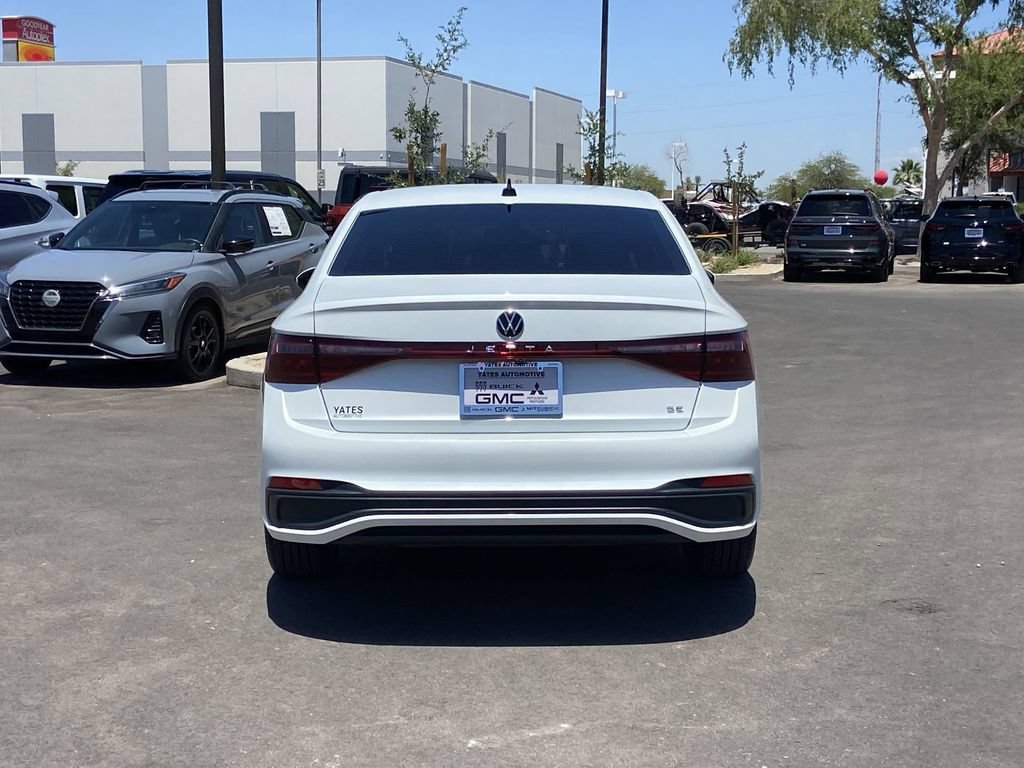 Used 2026 Volkswagen Jetta SE FWD image 5