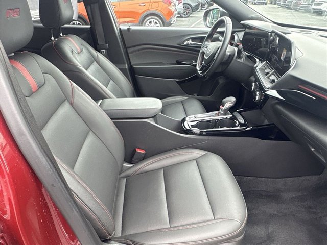 Certified 2024 Chevrolet Trax RS w/ Driver Confidence Package FWD image 26