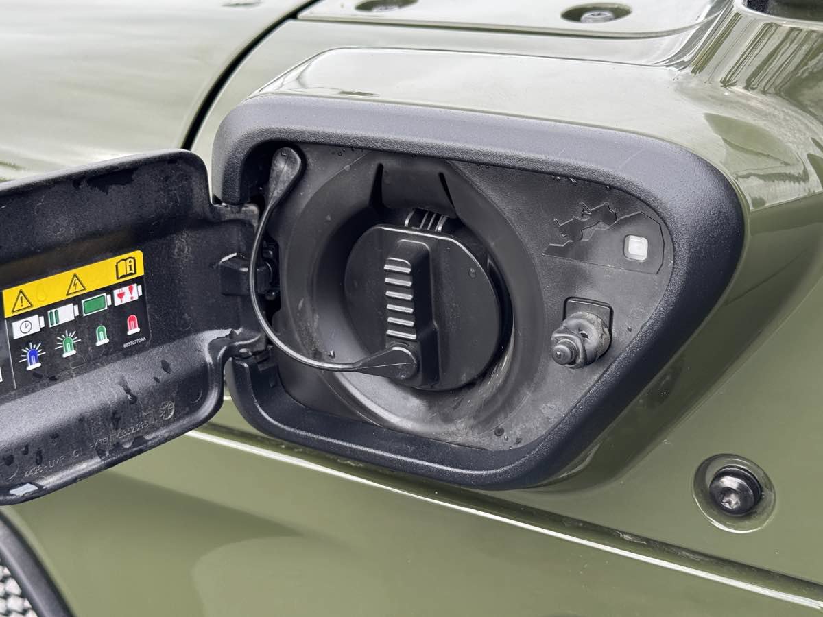 Used 2024 Jeep Wrangler Unlimited AWD/4WD image 11