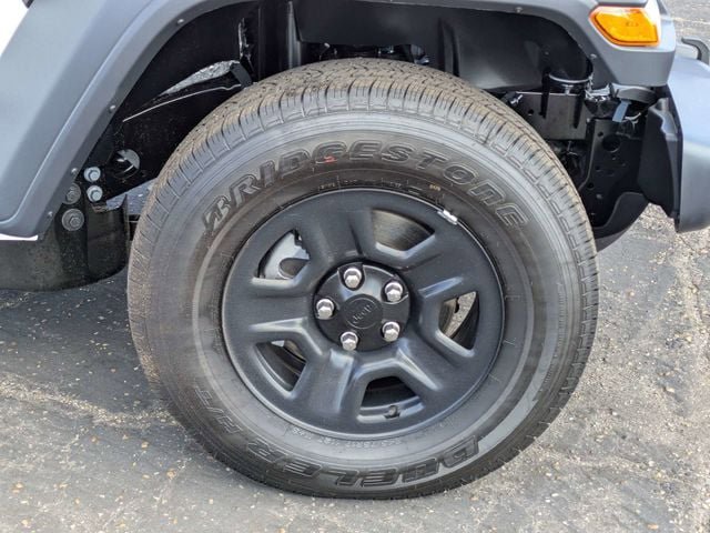 New 2026 Jeep Gladiator Sport AWD/4WD image 11