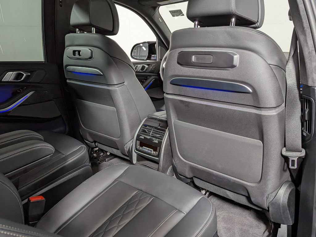 Used 2026 BMW X7 M60i image 50