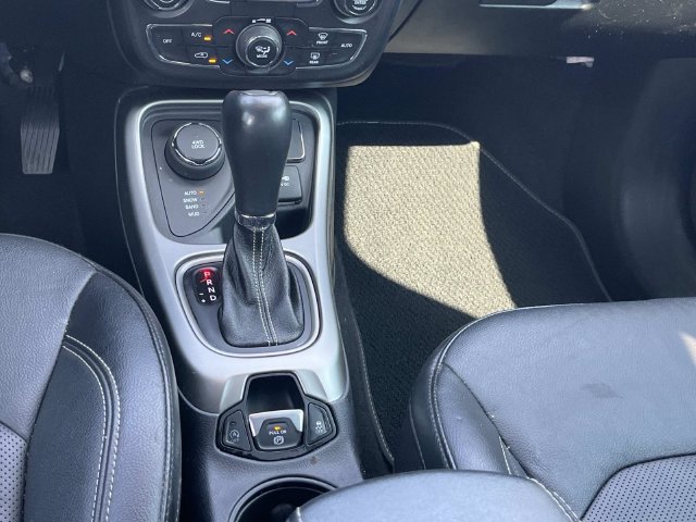 Used 2021 Jeep Compass Latitude w/ Sun and Sound Group AWD/4WD image 16