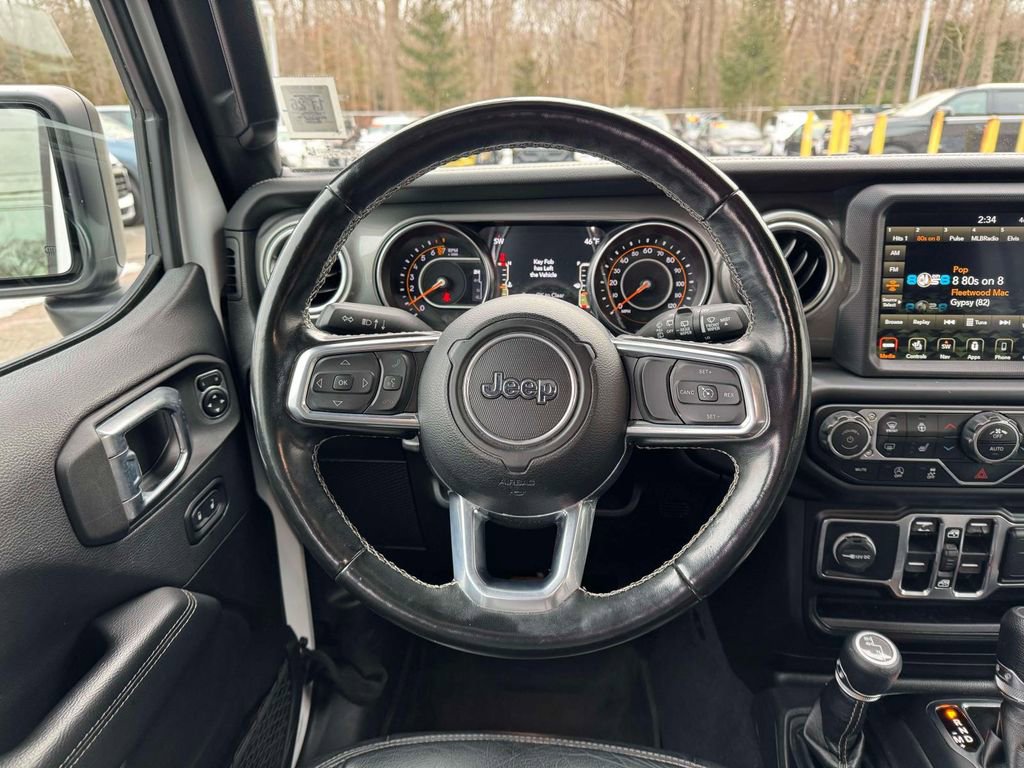 Used 2022 Jeep Wrangler Unlimited Sahara w/ LED Lighting Group AWD/4WD image 18