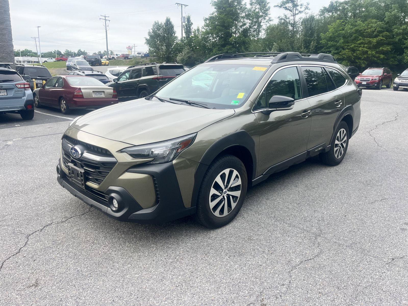 Certified 2025 Subaru Outback Premium AWD/4WD image 4