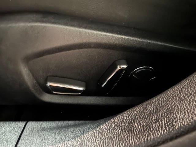 Used 2020 Ford Fusion SE FWD image 15